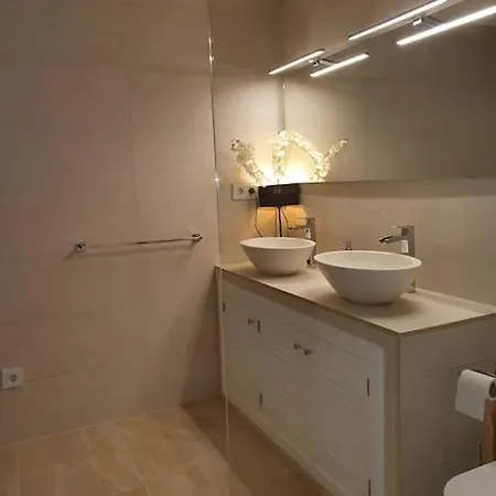 Lyrioshomes Primera Linea De Playa Apartment